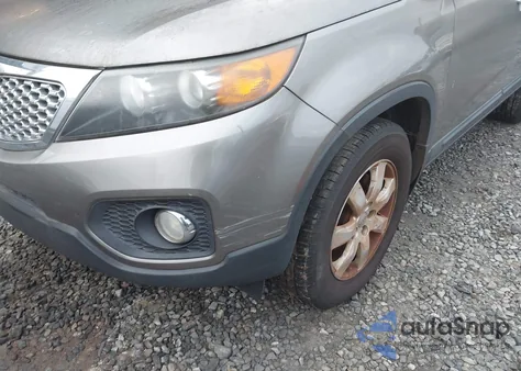 2013 Kia Sorento Lx z USA, uszkodzony, nr VIN 5XYKT4A60DG416169